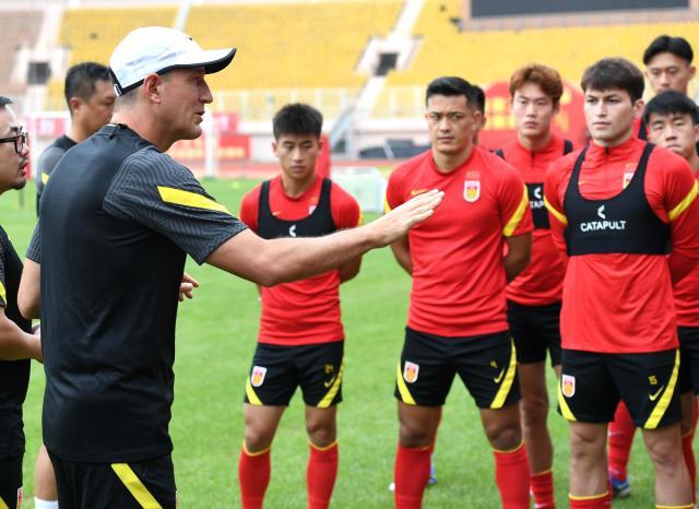 世俱杯夺冠赔率-​扬科维奇今晚启程返回中国 外教接手亚运队训练